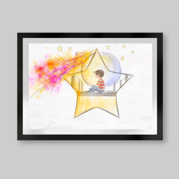 Grabado digital estilo acuarela. Titulo: El muelle mágico. Imagen minimalista de fondo blanco y un niño sentado en muelle y atrás la luna. Alrededor una estrella delineada con una estela de colores vibrantes. Inspirado en el libro el niño de las estrellas.